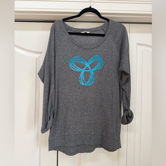 TNA Tops - TNA | Y2K 00s Logo 3/4 Sleeve Grey Cuffed Sleeve Sweatshirt